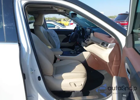 2022 Toyota Highlander Xle z USA, uszkodzony, nr VIN 5TDGZRAH0NS560103